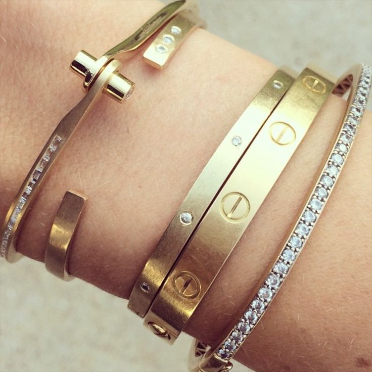 which wrist do you wear cartier love bracelet